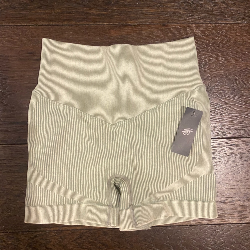 Scrunch Booty Athletic Shorts - Barhog (Small)